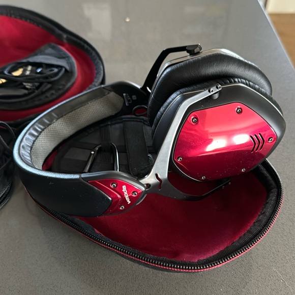 V Moda LP2 DJ Headphones